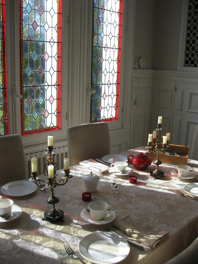 Chateau De Launay Méry-Corbon Dış mekan fotoğraf